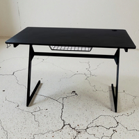 Bureau de jeu pour ordinateur portable en forme de Z moderne et réglable, surface en fibre de carbone, couleur et taille personnalisables, cadre en métal, bureau à domicile, jeu sur PC
