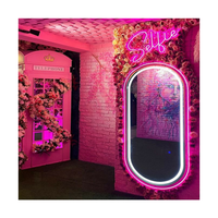 Miroirs acryliques ondulés personnalisés Winbo pour décoration murale, miroir décoratif irrégulier avec éclairage néon décoratif à intensité variable