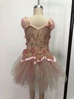 Robe en maille pailletée décorée de fleurs 3D avec bas attachés Couverture de ballet Gameday Poncho Veste en polyester Tulle Vêtements de danse