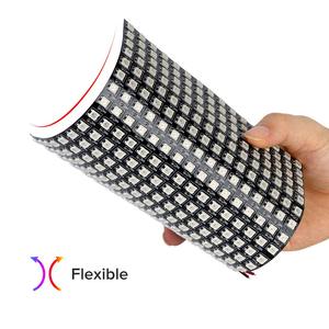 Pantallas de señalización digital LED P10mm para interiores/exteriores, tablero de visualización de señal de texto móvil compatible con varios idiomas para Centro Comercial - Product Image 6