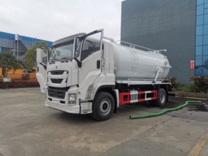 ISUZU 4x2 12000 litri 12 tonnellate di aspirazione delle acque reflue camion Diesel con cisterna settica per servizi di igiene manuale - Product Image 2