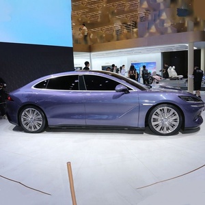 BYD Denza Z9 รถซีดานขนาดใหญ่รุ่นใหม่ปี 2025 ระยะทางวิ่ง 1100 กม. รถยนต์ปลั๊กอินไฮบริด BYD - Product Image 4