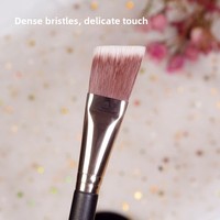 Nouvelle brosse à fond de teint ultra-fine et élargie à angle droit pour le visage, en fibres artificielles, manche en bois, ne retient pas le fond de teint liquide