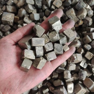 หินทอไพไรต์ธรรมชาติสีทองสำหรับตกแต่ง - Product Image 1