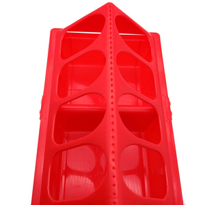 Mangiatoia e Abbeveratoio in Plastica Extra Lungo di Colore Rosso per Allevamento di Polli e Quaglie - Product Image 5