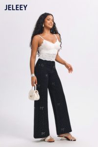 Nuovi Jeans Neri Comodi a Gamba Larga e Dritta con Fiocco Decorativo in Strass per Massimo Comfort e Stile Versatile - Product Image 4