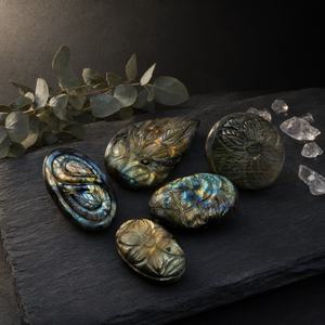 Tallados florales - Juego de cinco (5) colgantes en miniatura de piedra labradorita - Joyería de piedras preciosas/cristales Reiki/Chakra/Cura - 5 - Product Image 3