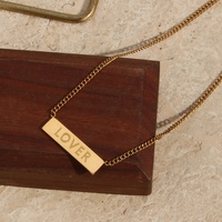 Collier avec plaque de nom minimaliste, bijoux personnalisés, collier en acier inoxydable, bijoux pour femmes