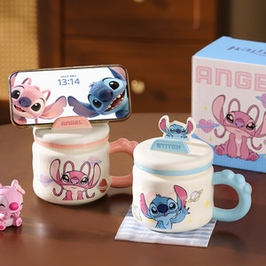 แก้วเซรามิค Stitch Angel รุ่นใหม่ พร้อมฝาปิดและที่วางโทรศัพท์ แก้วคู่การ์ตูนน่ารัก เหมาะสำหรับเป็นของขวัญวันเกิด - Product Image 2