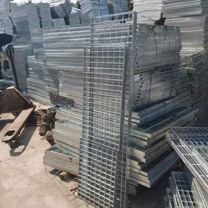 <span class=keywords><strong>Grille</strong></span> de chemin de circulation industrielle en acier galvanisé hautement personnalisable, robuste et résistante aux charges lourdes, pour usage <span class=keywords><strong>extérieur</strong></span> durable - Product Image 4