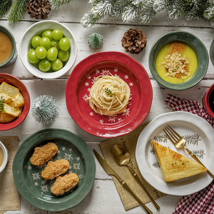 Juego de Vajilla Navideña Moderna con Diseño de Copos de Nieve en Relieve, Plato para Cena, Tazón de Postre y Taza de Cerámica Creativos y Sencillos para Presentación - Product Image 2