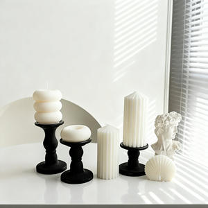 Vela Aromática Geométrica Branca Estilo Nórdico Feita à Mão Atacado Decoração Artística para Casa Estilo Instagram - Product Image 4