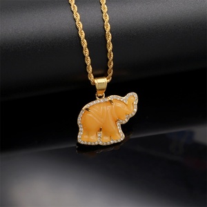 Nuevo Collar con Colgante de Elefante de Acero Inoxidable con Baño PVD y Jade, Joyería con Animalito de la Suerte para Mujer - Product Image 3
