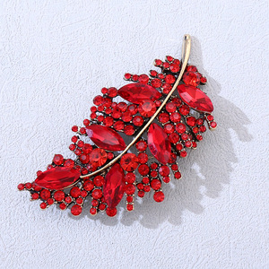 Nueva joyería de moda broche de hoja con incrustaciones de diamantes broche temperamento tendencia ropa de mujer broche bufanda accesorios joyería Pin - Product Image 2