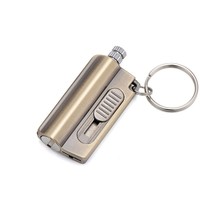 Briquet multifonction en métal coupe-vent durable aux couleurs classiques avec couteau et porte-clés, portable pour les fêtes en extérieur