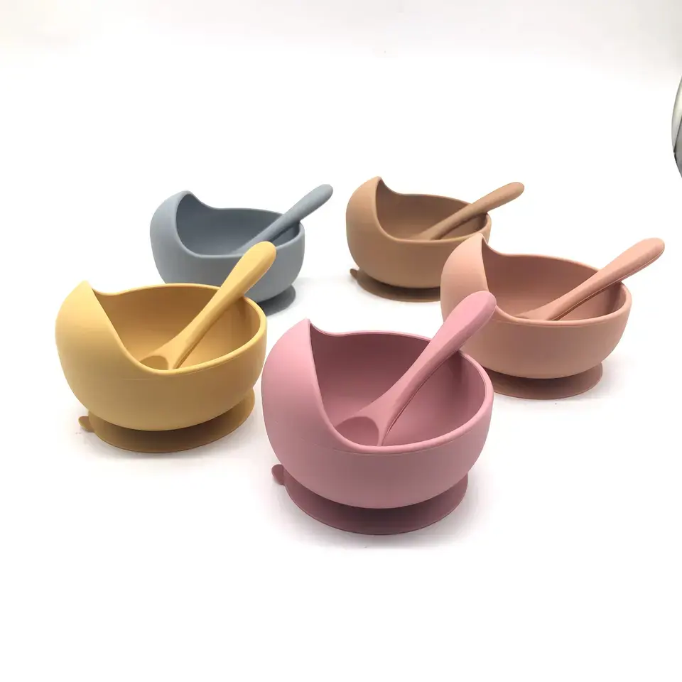 Vajilla de bebé de silicona multicolor personalizada profesional para platos de comedor para niños, cuencos de alimentación, juegos de vajilla