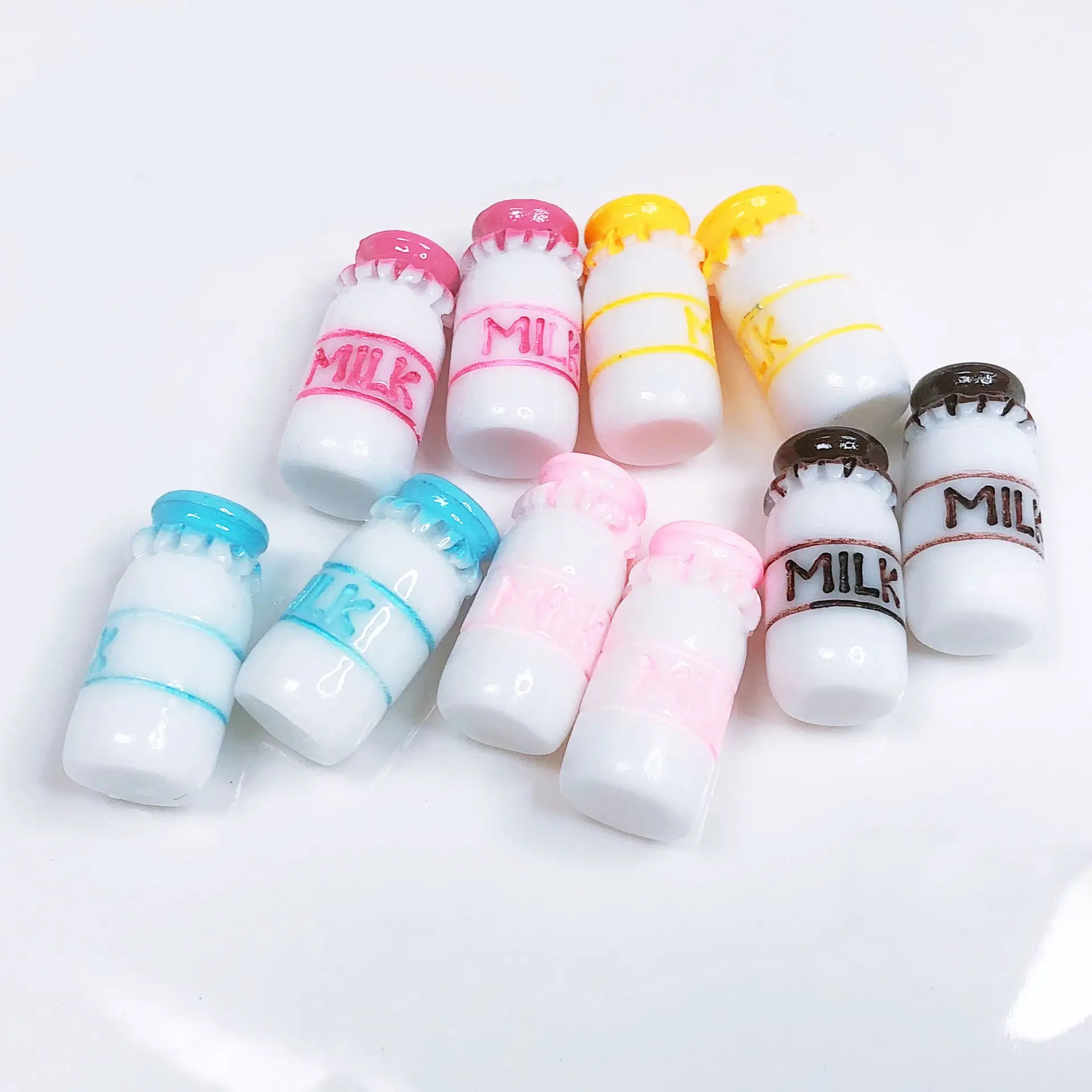 lovely hand paint craft 3d simulation miniature milk bottle design resin cabochons for keychain