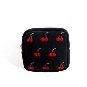 Bolsa de Almacenamiento de Maquillaje Sanze, con Cierre, de Poliéster, Multifuncional, Diseño Portátil con Estampado de Cerezas, Monedero para Toallitas Sanitarias y Monedas - Product Image 5
