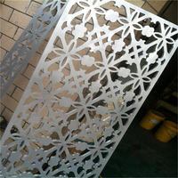 Solutions de grilles de fenêtre en aluminium pour la sécurité et la ventilation personnalisées, design luxueux, cadres de grilles pour portes et fenêtres