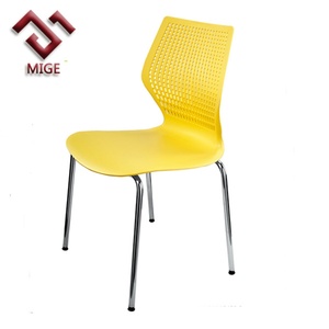 Chaises de salle à manger modernes en plastique de haute qualité avec accoudoirs pour la maison, le bureau et l'appartement - Product Image 3