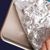 Papier aluminium alimentaire argenté en rouleau avec taille personnalisable pour l'emballage alimentaire
