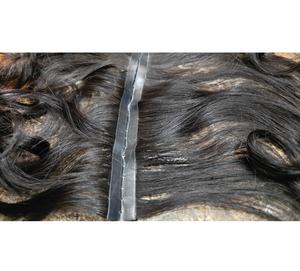 Cheveux ondulés, texture naturelle et fluide, conçus pour la liberté de coiffage, le volume, la mobilité et un aspect élégant et durable au quotidien. - Product Image 2