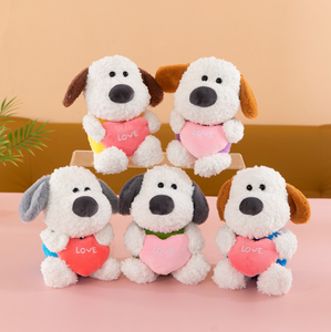 Cinque Bambole di Peluche a Forma di Cucciolo con le Zampe Intrecciate, che Tenono l'Amore tra le Mani - Product Image 1