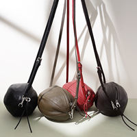 Sac bandoulière mini football en cuir de mouton tanné végétal avec logo personnalisable, pochette ovale de créateur pour femme, vente en gros