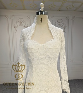 Vestido de Novia Elegante de Encaje Francés con Mangas Largas, Vestido de Novia Estilo Sirena con Escote Corazón y Cola Desmontable - Product Image 5