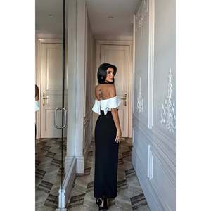 Robe de soirée formelle noire avec détail au dos, du XS au XL, pour Quinceañera et bal de promo - Product Image 1