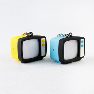 Llavero colgante vintage divertido de terror con forma de mini TV, que simula una carcasa de TV de juguete, regalo de Halloween - Product Image 6