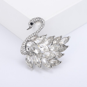 优雅闪亮天鹅胸针女性男女通用动物别针4色办公派对配件礼品 (BR026) - Product Image 3