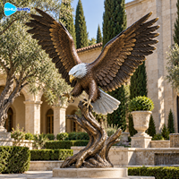 Sculpture d'aigle chauve majestueuse en bronze, moulée à la cire perdue, en laiton et cuivre, statue d'oiseau personnalisée pour hôtel, place publique, jardin, complexe hôtelier, cour.