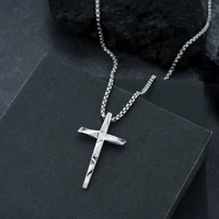 Collier pendentif en forme de croix, design élégant et tendance en métal pour hommes et femmes, accessoire de mode polyvalent haut de gamme
