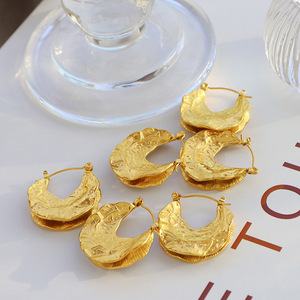 Gold Leaf <b>Cuff</b> <b>Earrings</b> With Pleated Design For Fashion Wear - Product Image 2