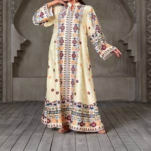 ชุดราตรีงานปาร์ตี้แบบใหม่ ดีไซน์เนอร์ งานฝีมือประดับเพชรและดอกไม้สุดหรู สำหรับสตรีชาวมุสลิม - Product Image 1