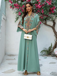 Abayas Elegantes Nuevas con Bordado de Flores, Manga Larga, Cuello en V, Largo hasta el Tobillo, para Mujeres Musulmanas, Tallas Grandes, en Oferta - Product Image 3