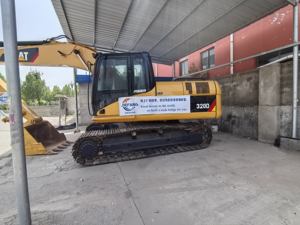 Excavadora hidráulica de orugas Kawasaki usada con motor central y componentes de transmisión - Product Image 4