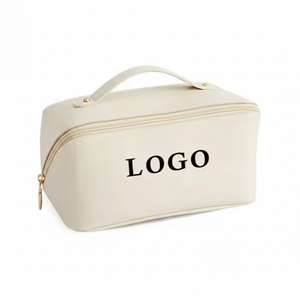Sacs cosmétiques de voyage personnalisés en usine OEM de haute qualité sac de maquillage portable à fermeture éclair en cuir PU pour pochette pour femmes de beauté - Product Image 1