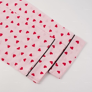 Pyjamas pour femmes, ensembles <span class=keywords><strong>de</strong></span> vêtements <span class=keywords><strong>de</strong></span> nuit <span class=keywords><strong>de</strong></span> Noël, imprimé cœur mignon, manches longues, tissu satiné, saison printemps-été - Product Image 3