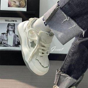 Nouvelles baskets blanches à semelle épaisse pour femme 2026, style étoile, chaussures décontractées, tendance Hong Kong, chaussures de sport polyvalentes - Product Image 1