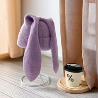 Bonnet rose vif avec oreilles de lapin, bonnets tendance en tricot élastique, bonnets chauds à revers pour femmes et filles