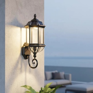 Lampe Murale Solaire Extérieure Étanche pour Cour, Couloir et Porte, Style Rétro Européen - Product Image 1