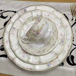 Platos de porcelana de hueso fino de diseño de lujo, vajilla <span class=keywords><strong>con</strong></span> calcomanía, taza de té y platillo - Product Image 5
