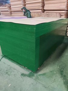 Proveedor de madera contrachapada con película de plástico <span class=keywords><strong>verde</strong></span> PP, madera contrachapada chapada/madera laminada/chapa de película <span class=keywords><strong>verde</strong></span> para encofrado de edificios marinos - Product Image 6
