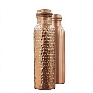 Botella de Agua de Cobre Puro Martillado Clásico de 950ml para Mayoristas, Beneficios Ayurvédicos, 100% Pura, a Prueba de Fugas, para Uso Doméstico, Fácil de Transportar - Product Image 1