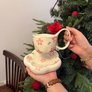 Set Tazza da Caffè e Piattino in Ceramica Stile Coreano Ins, Design Originale Dipinto a Mano, <span class=keywords><strong>Piatto</strong></span> di Grande Valore <span class=keywords><strong>per</strong></span> Dolci e Gioielli - Product Image 3