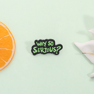 Broches à citation de dessin animé, ne prenez pas trop au sérieux. Accessoires en métal en forme de lettres anglaises, amusants et uniques, badge-broche - Product Image 1
