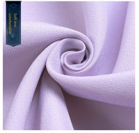 Serviettes de table carrées blanches modernes, serviettes en tissu adaptées aux restaurants, hôtels, avions et autres lieux.