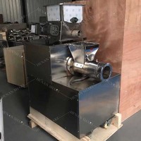 Machine automatique à fabriquer des pâtes, des macaronis et des spaghettis, machine automatique à fabriquer des pâtes